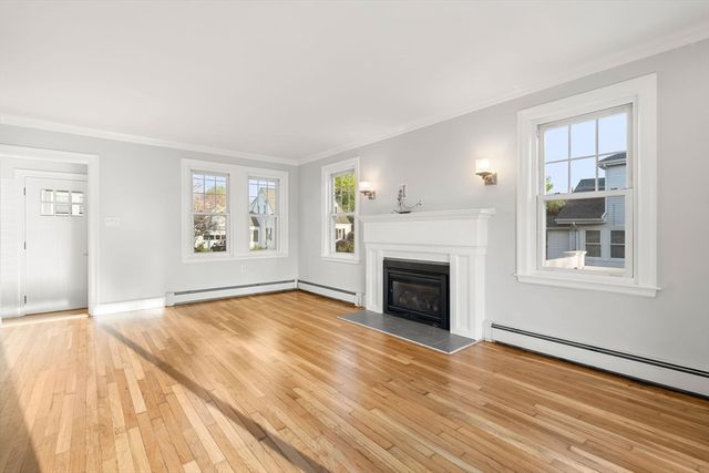24 Bloomfield St, Quincy, MA 02171