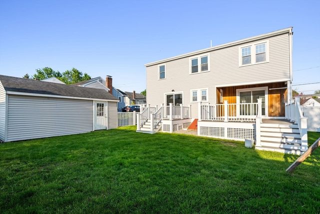 24 Bloomfield St, Quincy, MA 02171