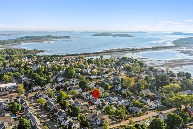 24 Bloomfield St, Quincy, MA 02171