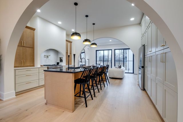 736 Douglas Avenue, Nashville, TN 37207