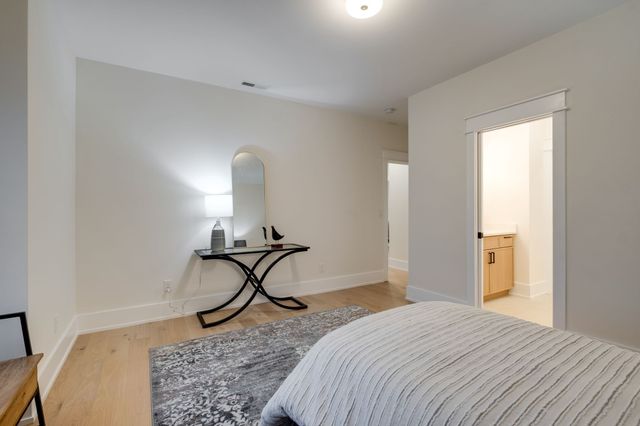 736 Douglas Avenue, Nashville, TN 37207