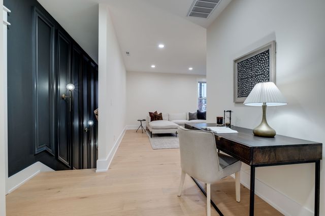 736 Douglas Avenue, Nashville, TN 37207