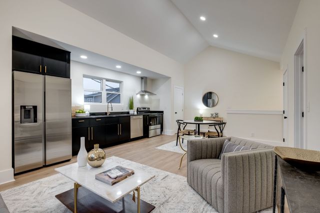 736 Douglas Avenue, Nashville, TN 37207