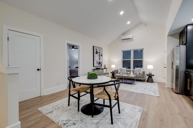 736 Douglas Avenue, Nashville, TN 37207