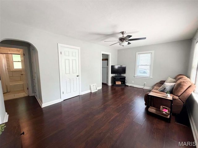 2128 Norside Drive, Alton, IL 62002
