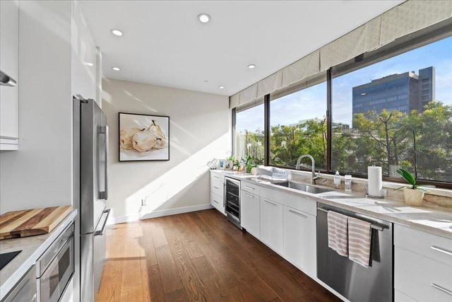 20 W 3rd Avenue 202, San Mateo, CA 94402