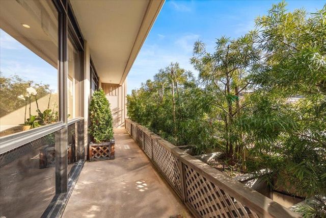 20 W 3rd Avenue 202, San Mateo, CA 94402