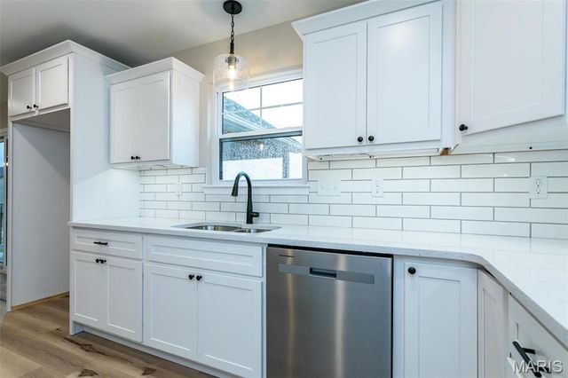 2745 Bristol Way, Glen Carbon, IL 62034