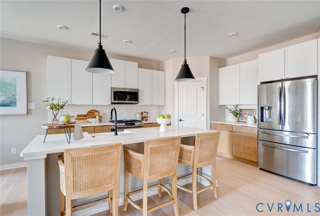 16006 Canoe Pointe Loop, Moseley, VA 23120