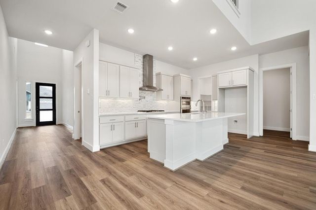 129 Sanco DR, Liberty Hill, TX 78642