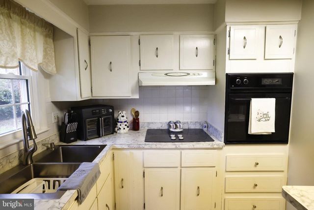 118 12TH ST, Colonial Beach, VA 22443