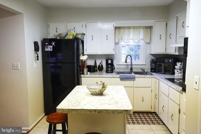 118 12TH ST, Colonial Beach, VA 22443