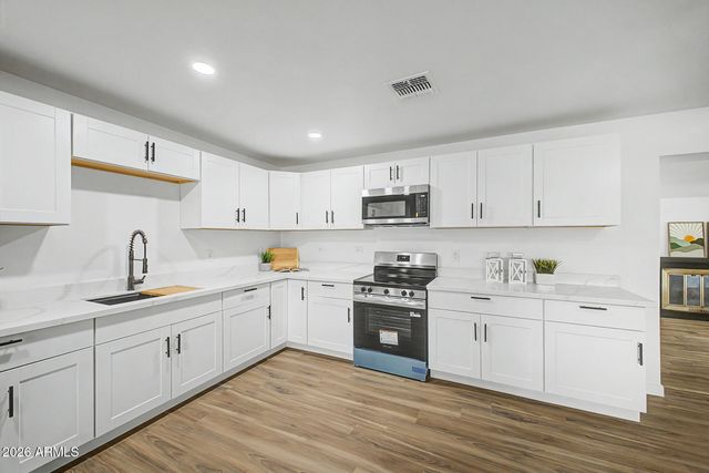 3210 N 49TH Avenue, Phoenix, AZ 85031