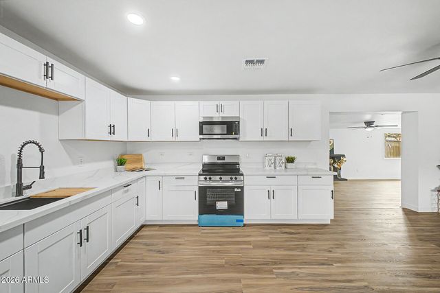 3210 N 49TH Avenue, Phoenix, AZ 85031