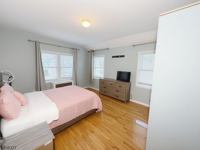 40 Stuyvesant Rd, Teaneck Twp., NJ 07666