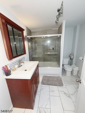 40 Stuyvesant Rd, Teaneck Twp., NJ 07666