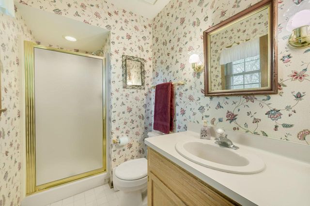 W52N618 Highland DRIVE, Cedarburg, WI 53012