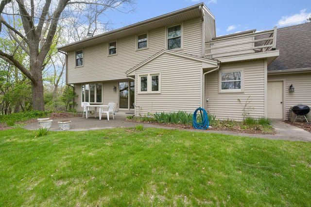 W52N618 Highland DRIVE, Cedarburg, WI 53012