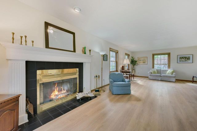 W52N618 Highland DRIVE, Cedarburg, WI 53012