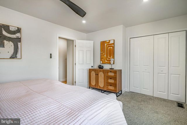 1325 BARNABY TER SE, Washington, DC 20032