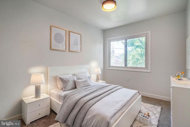 1325 BARNABY TER SE, Washington, DC 20032