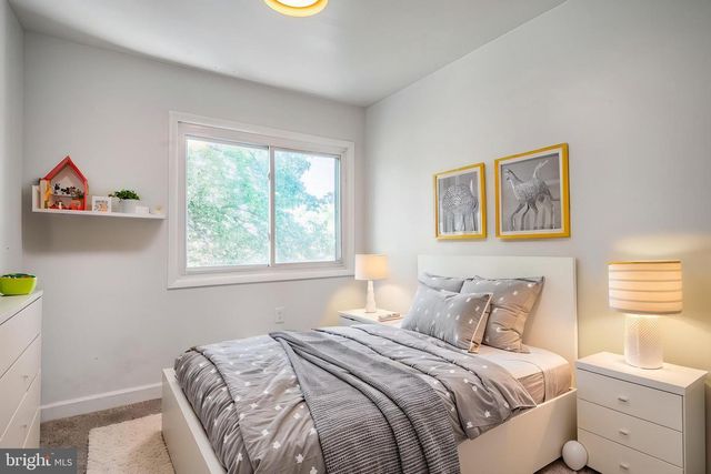 1325 BARNABY TER SE, Washington, DC 20032