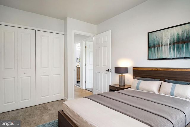 1325 BARNABY TER SE, Washington, DC 20032