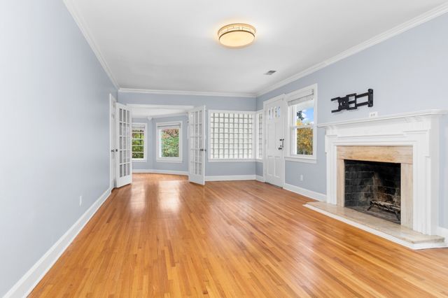 1215 Trotwood Ave, Columbia, TN 38401