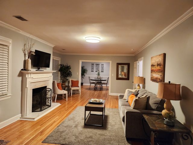 1215 Trotwood Ave, Columbia, TN 38401