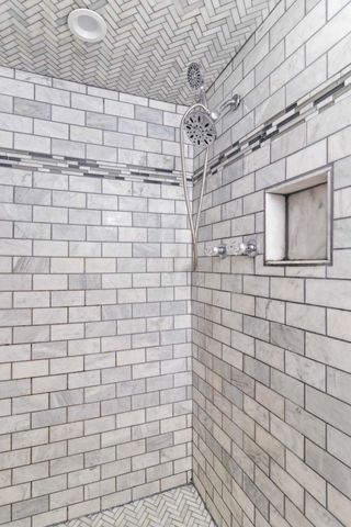 1215 Trotwood Ave, Columbia, TN 38401