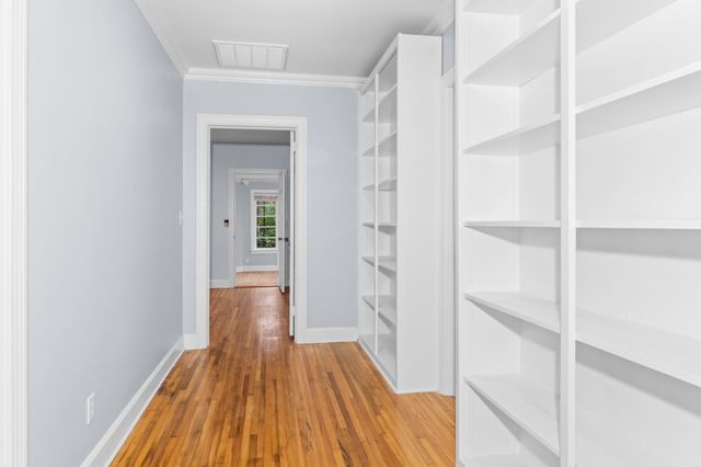 1215 Trotwood Ave, Columbia, TN 38401