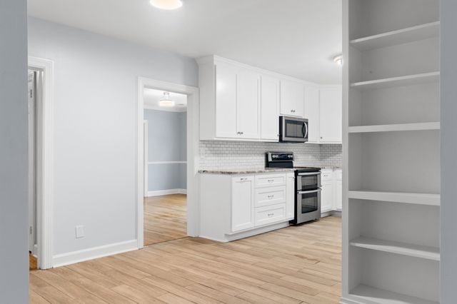 1215 Trotwood Ave, Columbia, TN 38401