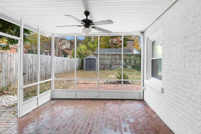 1215 Trotwood Ave, Columbia, TN 38401