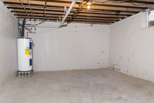 1215 Trotwood Ave, Columbia, TN 38401