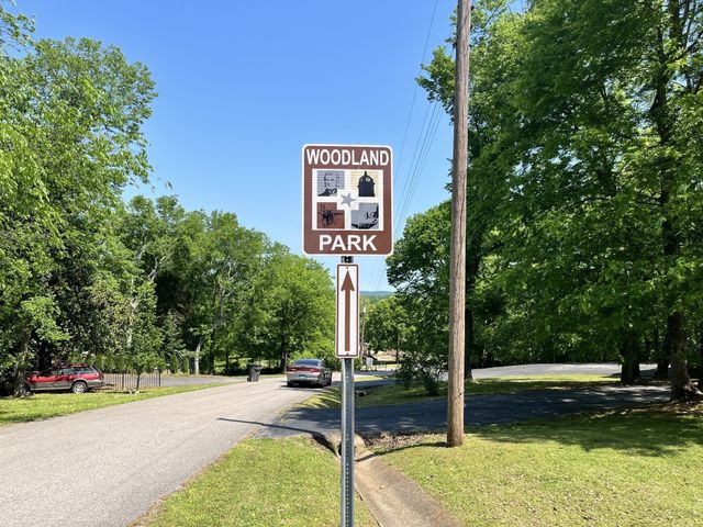 1215 Trotwood Ave, Columbia, TN 38401