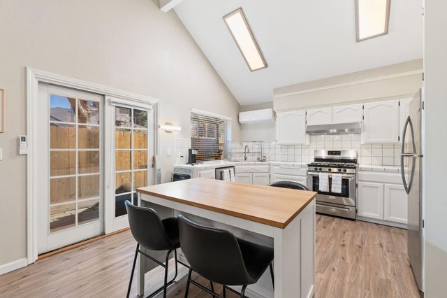 7572 N Millbrook Avenue, Fresno, CA 93720