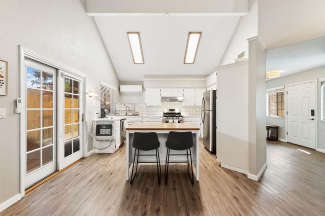 7572 N Millbrook Avenue, Fresno, CA 93720