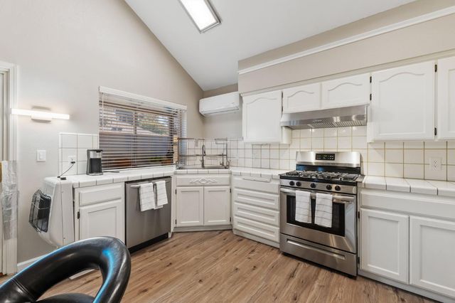 7572 N Millbrook Avenue, Fresno, CA 93720