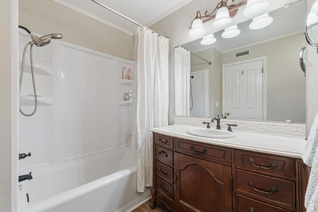 7572 N Millbrook Avenue, Fresno, CA 93720