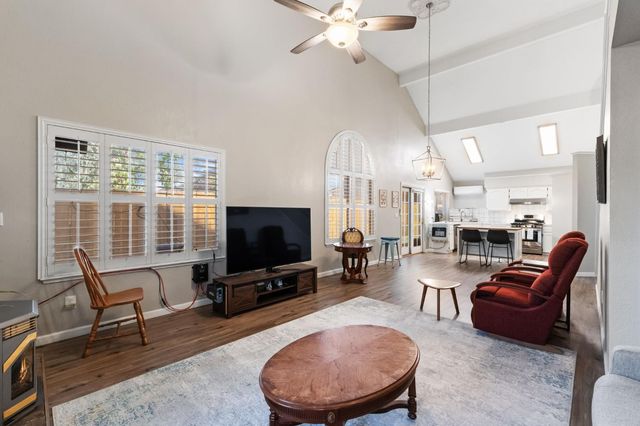 7572 N Millbrook Avenue, Fresno, CA 93720