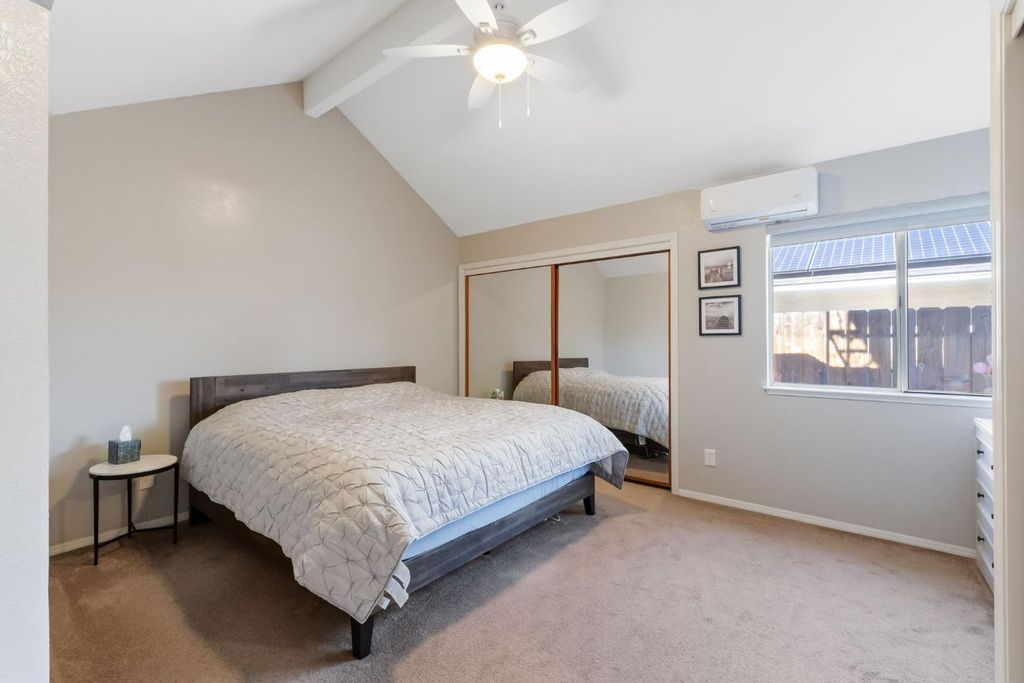 Image 16 of property listing at 7572 N Millbrook Avenue, Fresno, CA 93720