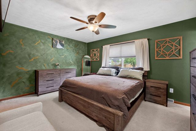 305 S 8th Street, Eldridge, IA 52748