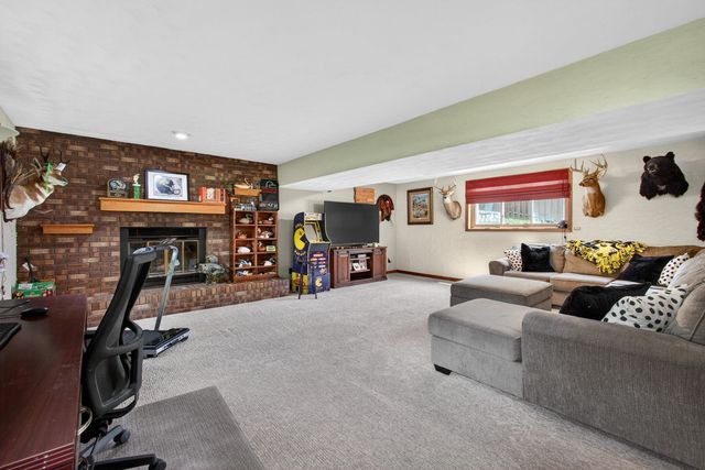 305 S 8th Street, Eldridge, IA 52748