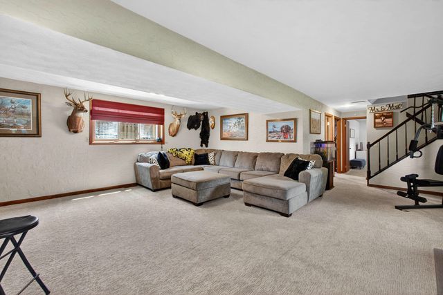 305 S 8th Street, Eldridge, IA 52748