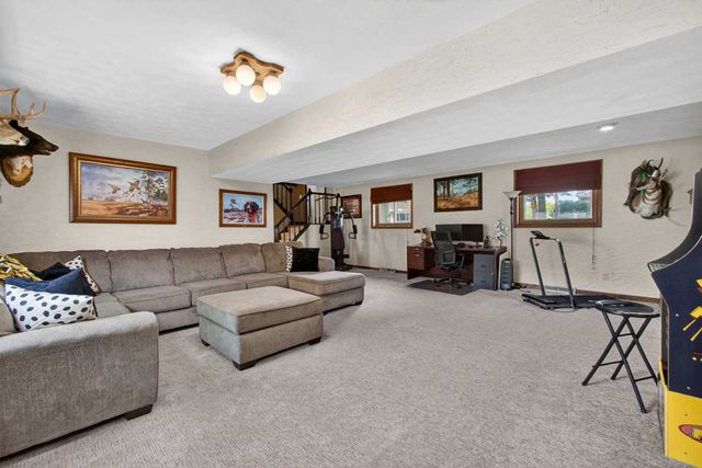 305 S 8th Street, Eldridge, IA 52748