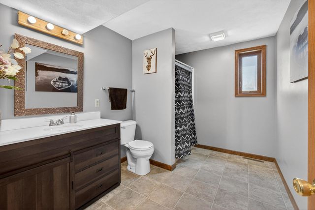 305 S 8th Street, Eldridge, IA 52748