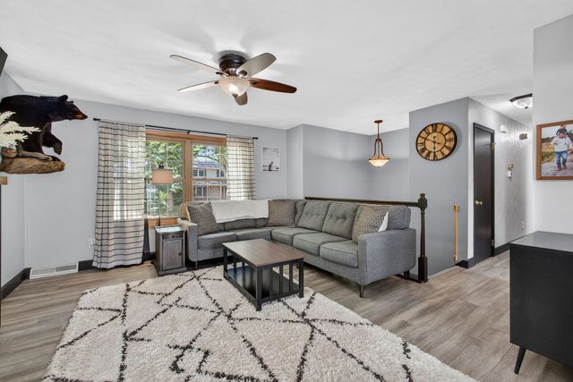 305 S 8th Street, Eldridge, IA 52748