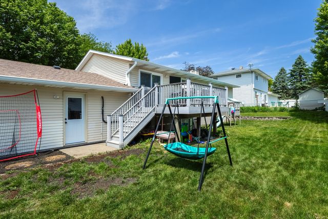 305 S 8th Street, Eldridge, IA 52748