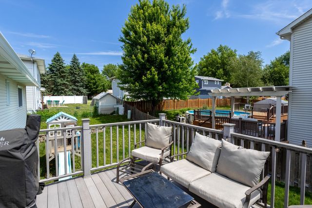305 S 8th Street, Eldridge, IA 52748