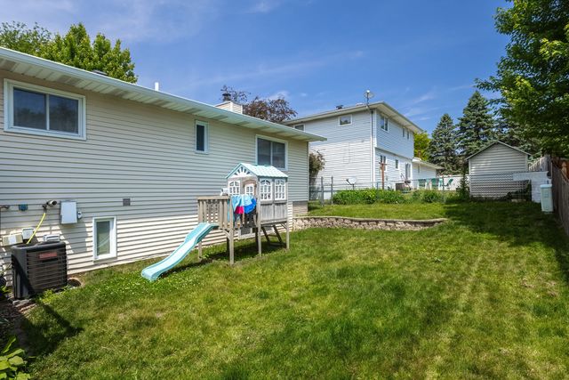 305 S 8th Street, Eldridge, IA 52748